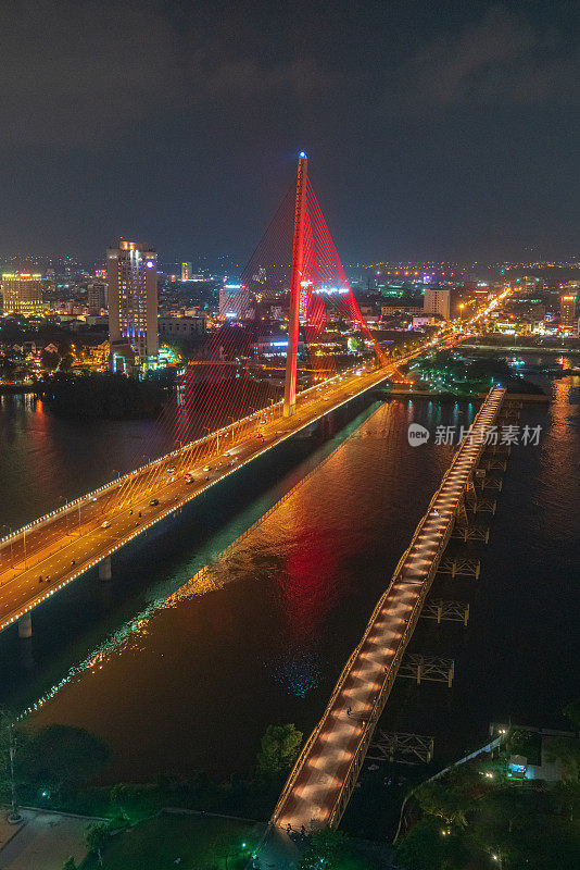 岘港市 Tran Thi Ly 桥
